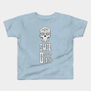 Skull Drawing with the text, Smile is Death Kids T-Shirt